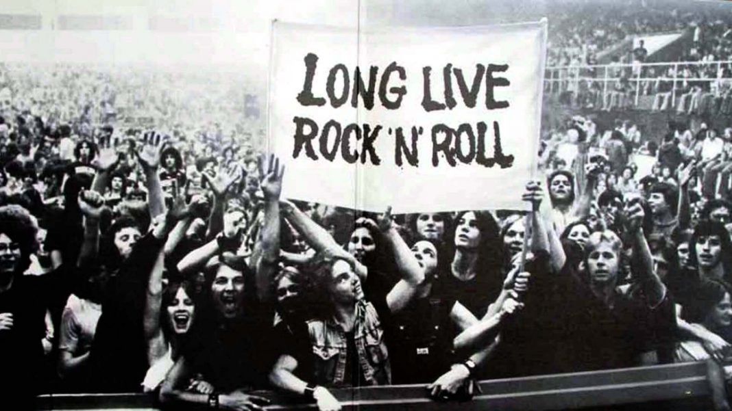 hearing-loss-rock-music-hearing-aids-volume-safe-levels-audicus