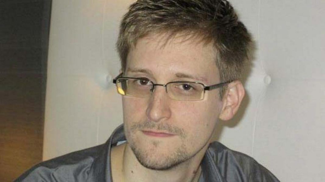 0609-edward-snowden.jpg_full_600
