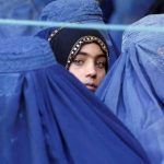 Augurios cumplidos: graves retrocesos de los derechos de las mujeres y niñas en el Afganistán talibán