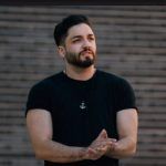 Antón Cortés: «>>Serenamente>>, es una canción con un verdadero trasfondo lleno de historias y vivencias»