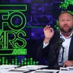 Alex Jones condenado a pagar 49’3 millones a los padres de Sandy Hook