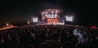 La primera jornada de Puro Latino Sevilla Fest congrega a 26.000 personas