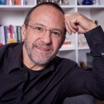 José Millán: «La astrología nos despierta, no nos adormece»