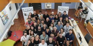 Los participantes en la Trobada de Talent del Galacticat presentan sus proyectos a diez productoras