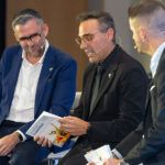 Antonio José Martín, concejal de Turismo, presentando el VIII Recetario del Boquerón Victoriano
