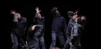 Escena de la obra Ultimatum durante el Festival de Olite 2026